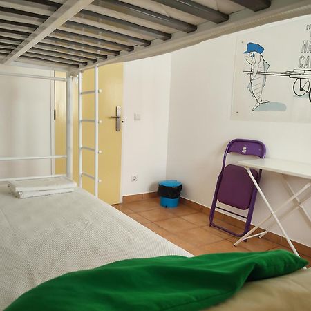 Racing Mackerel Hostel Лагос Екстериор снимка