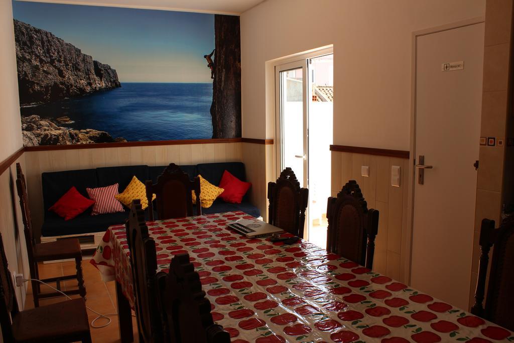 Racing Mackerel Hostel Лагос Екстериор снимка