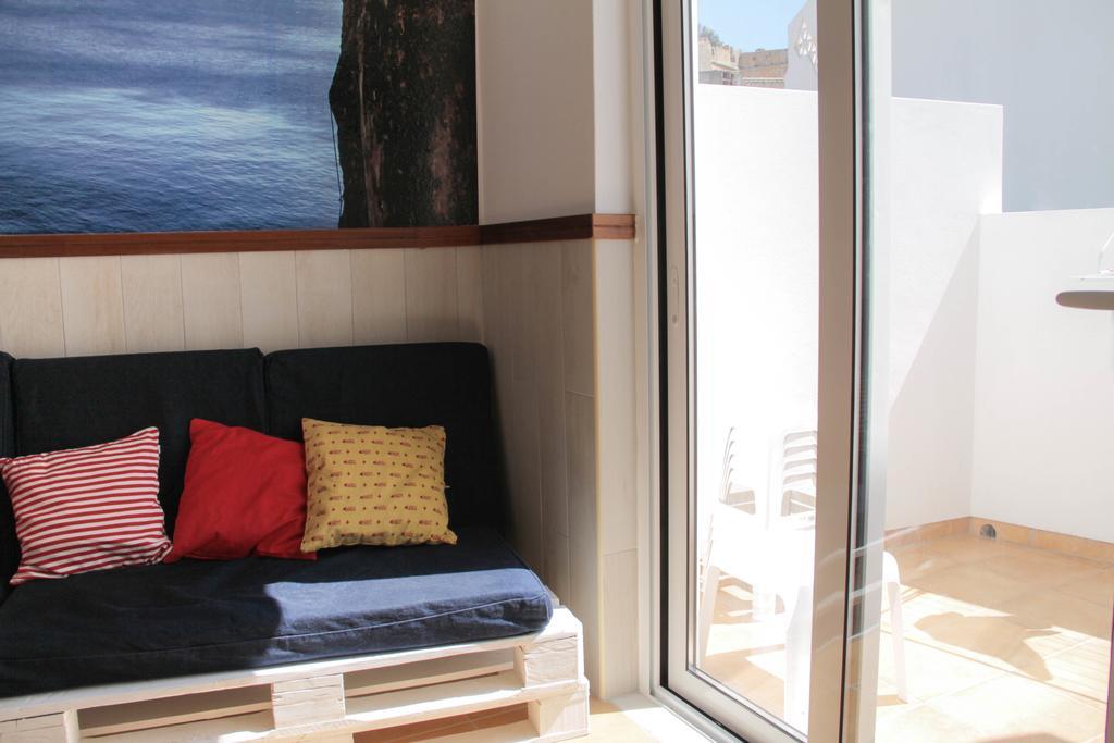 Racing Mackerel Hostel Лагос Екстериор снимка