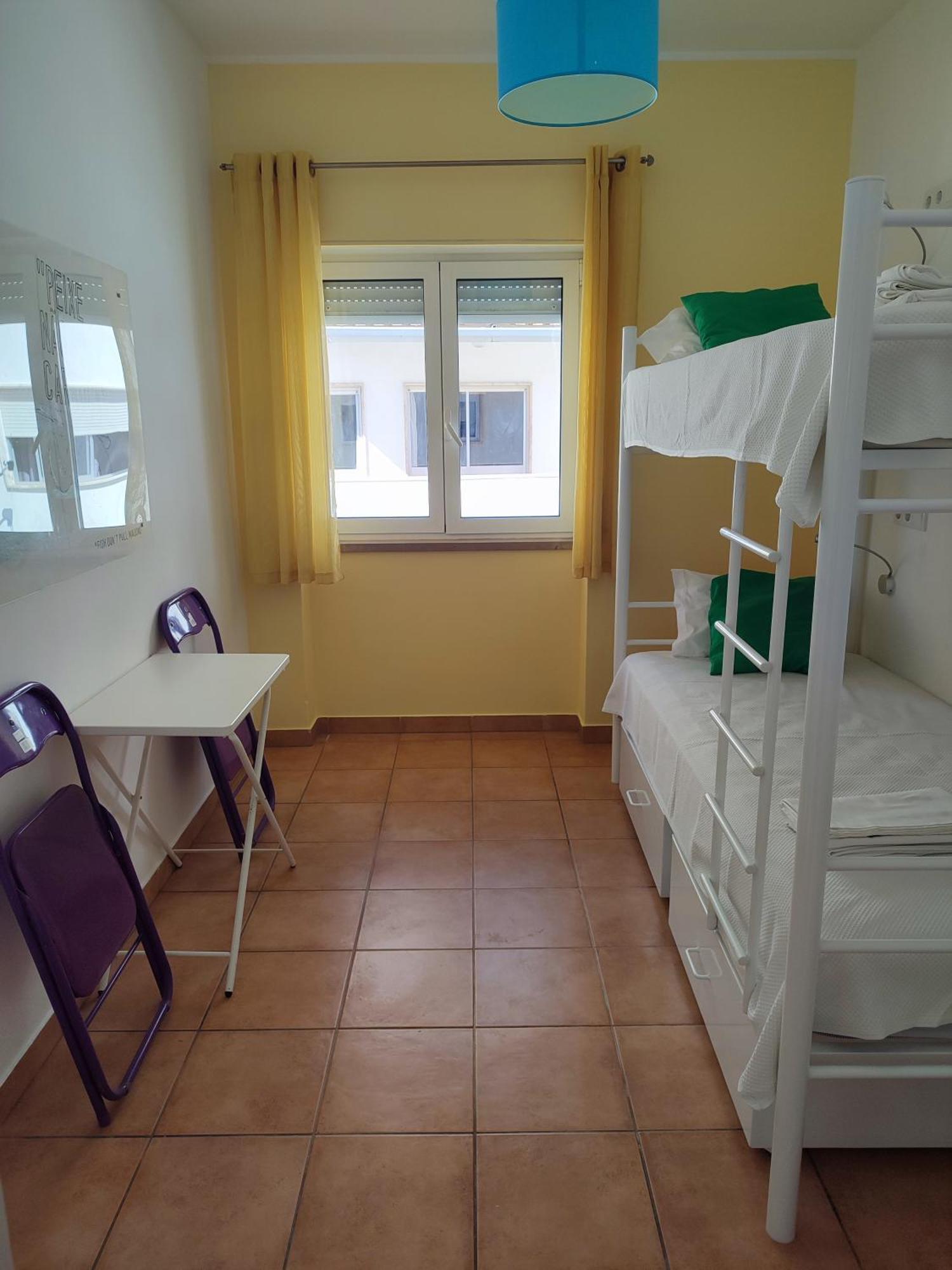 Racing Mackerel Hostel Лагос Екстериор снимка