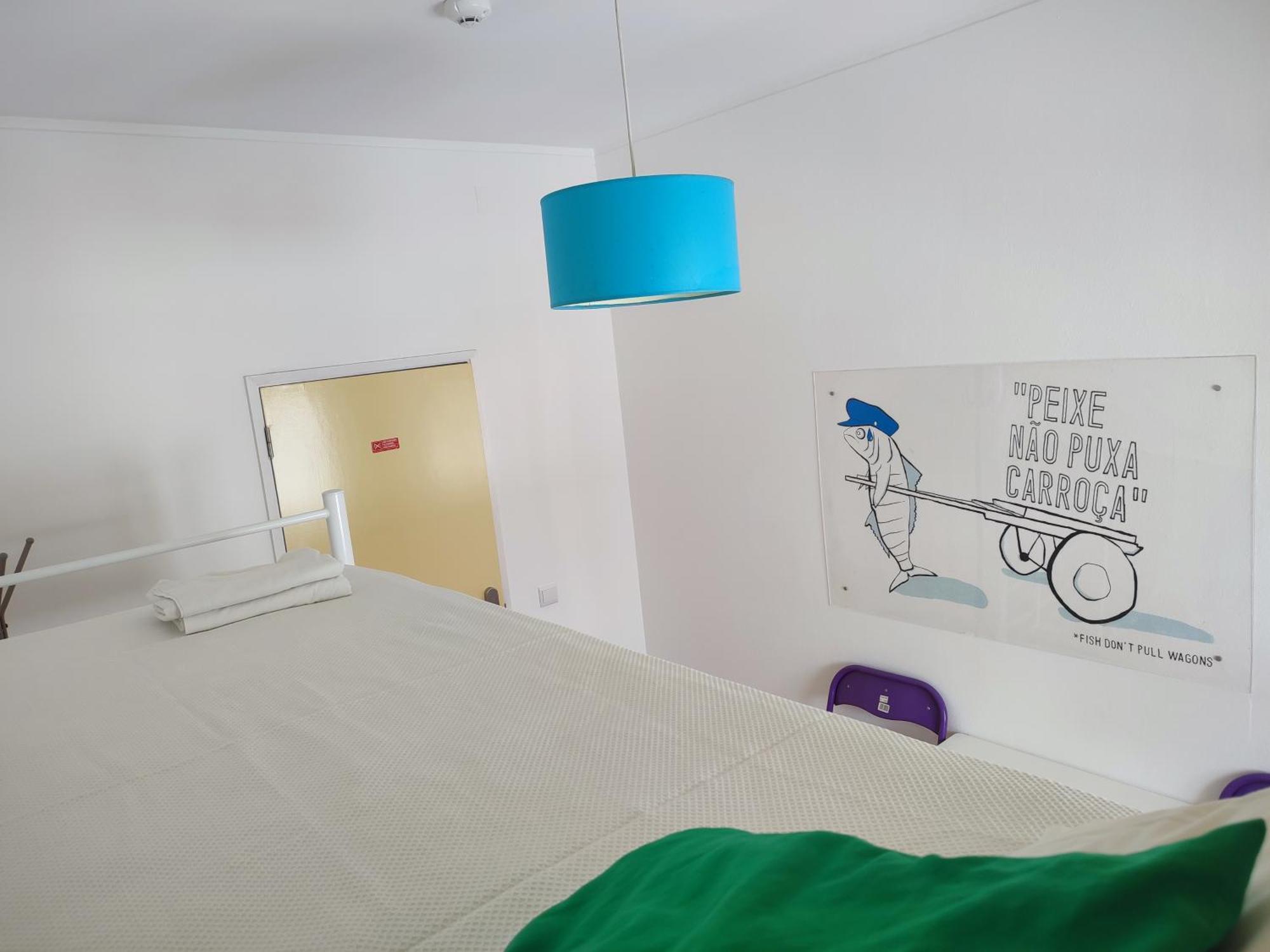 Racing Mackerel Hostel Лагос Екстериор снимка