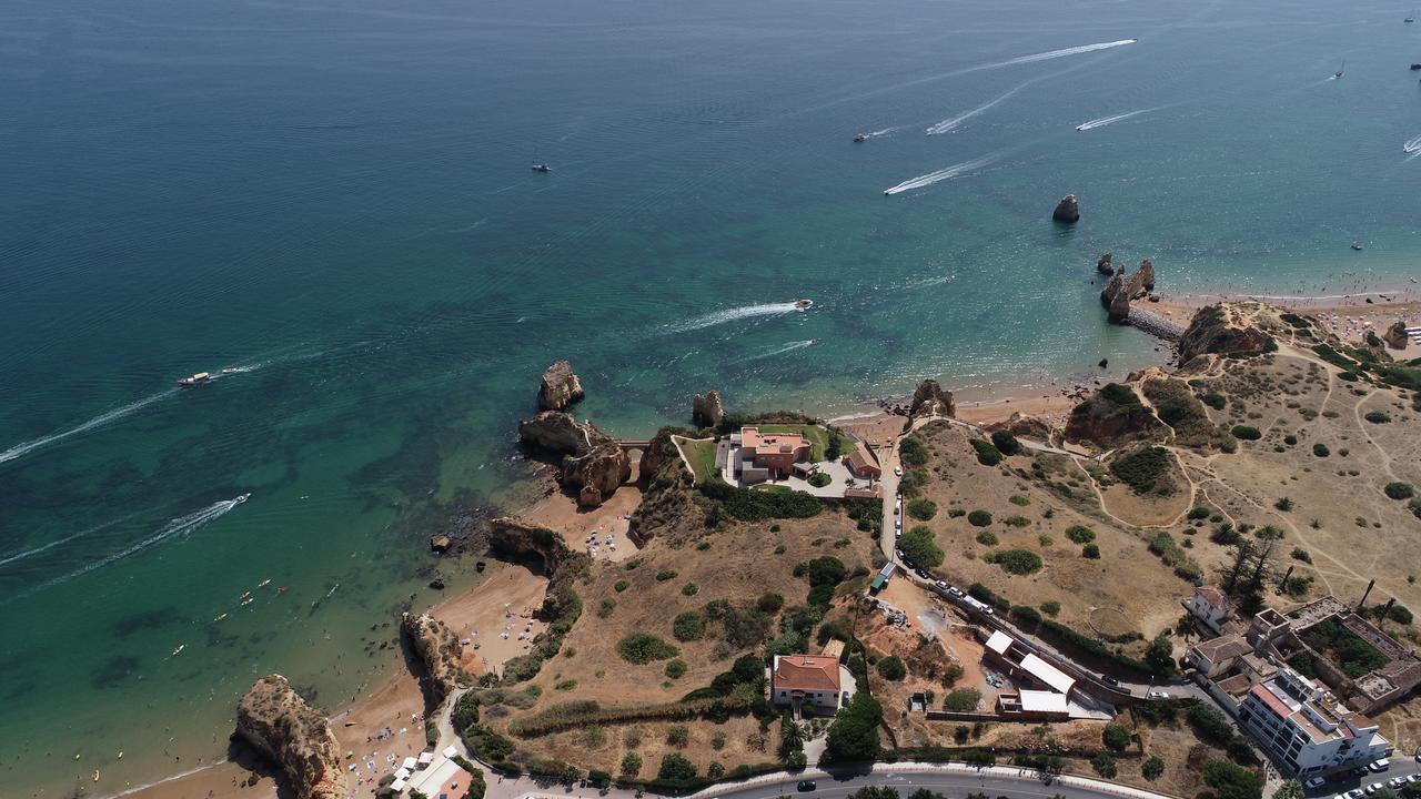 Racing Mackerel Hostel Лагос Екстериор снимка