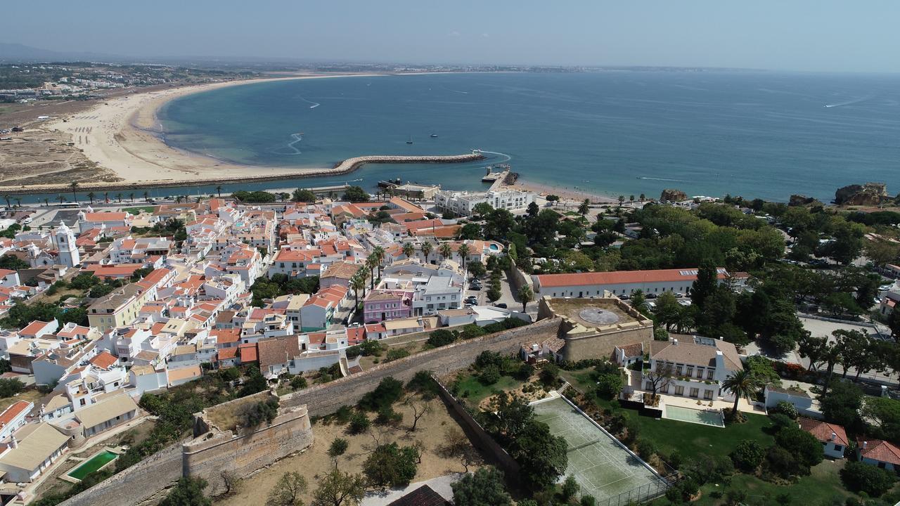 Racing Mackerel Hostel Лагос Екстериор снимка